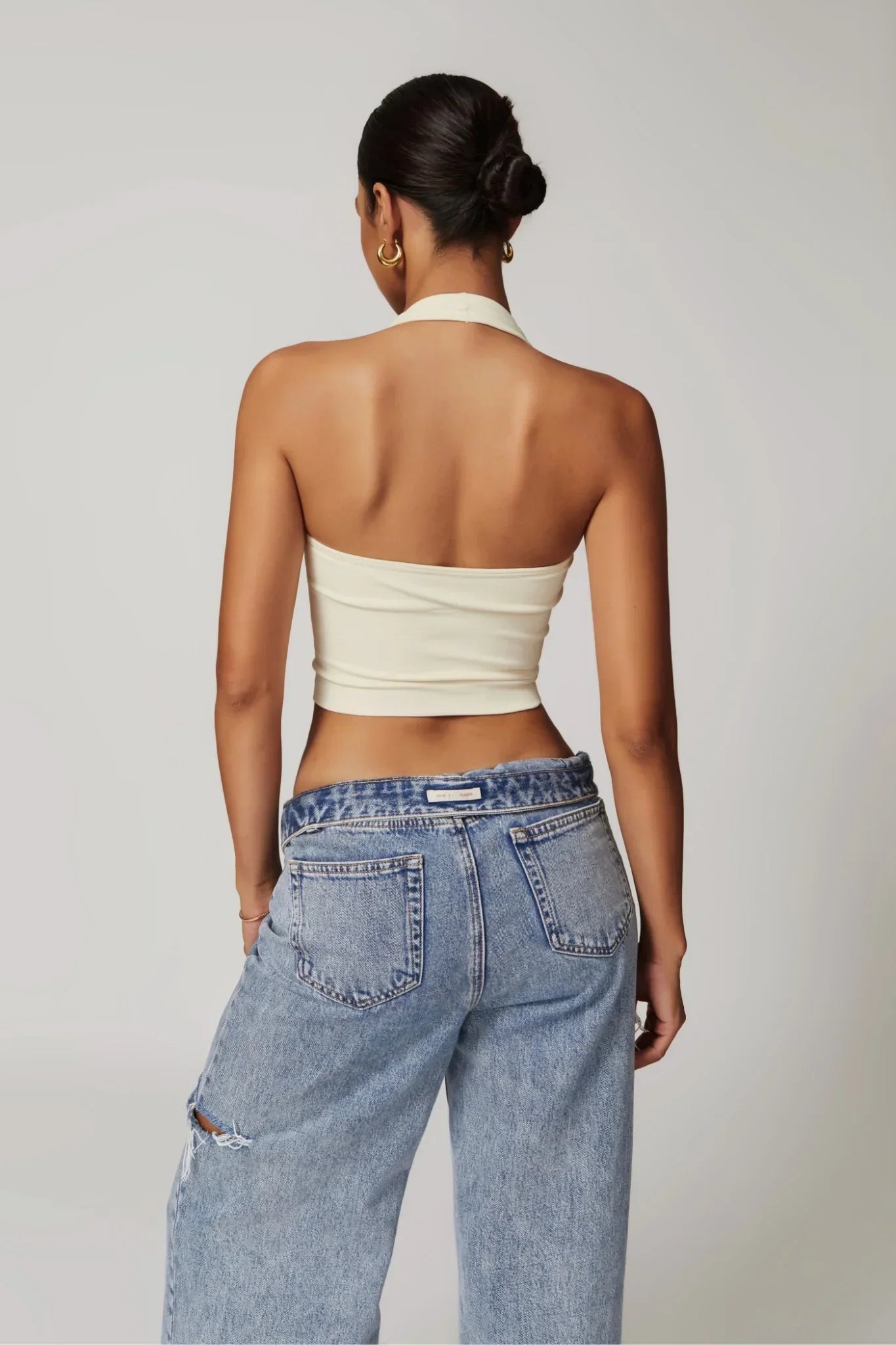 Chloe Boyundan Bağlamalı Top – Krem