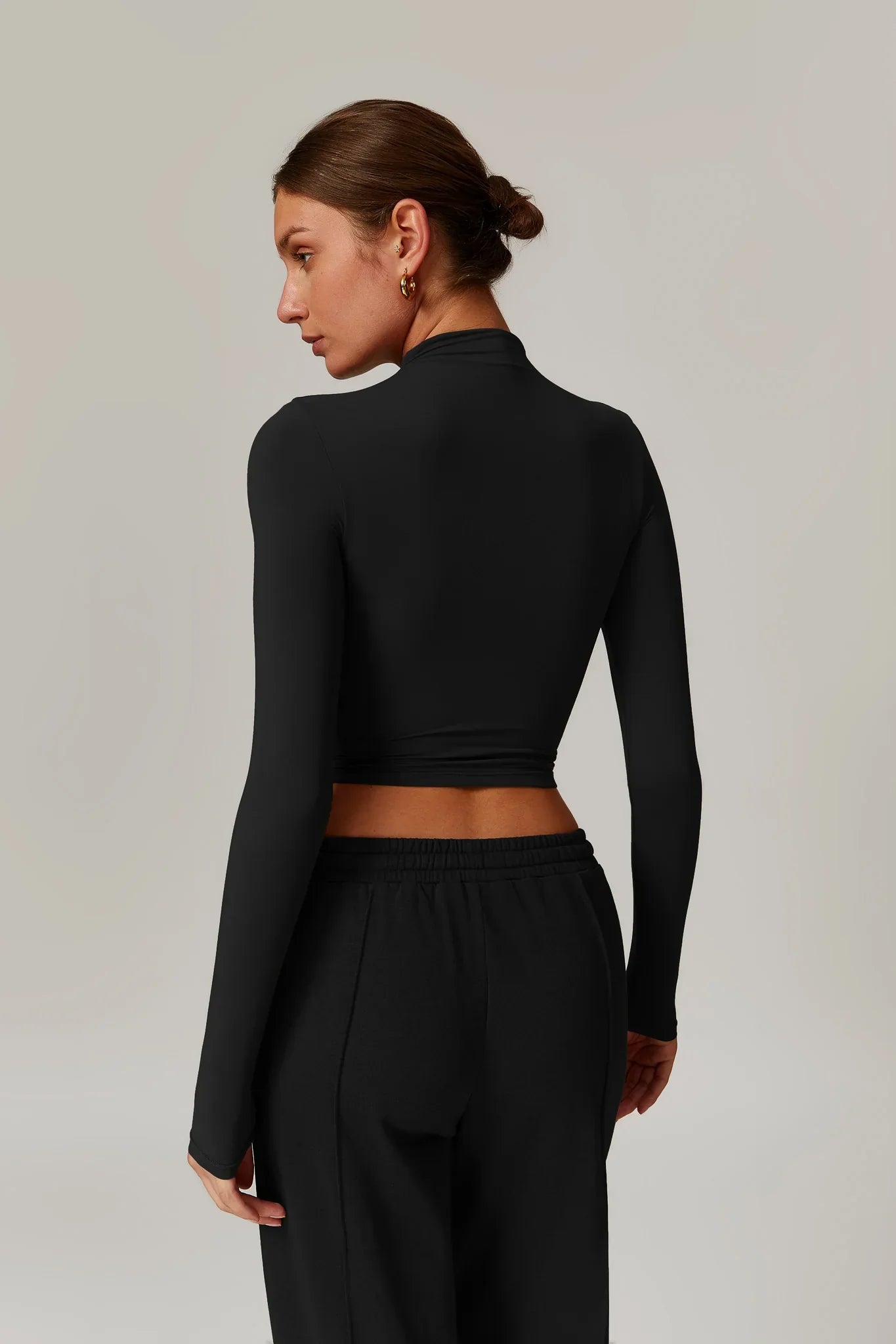 Rose Boğazlı Top – Siyah