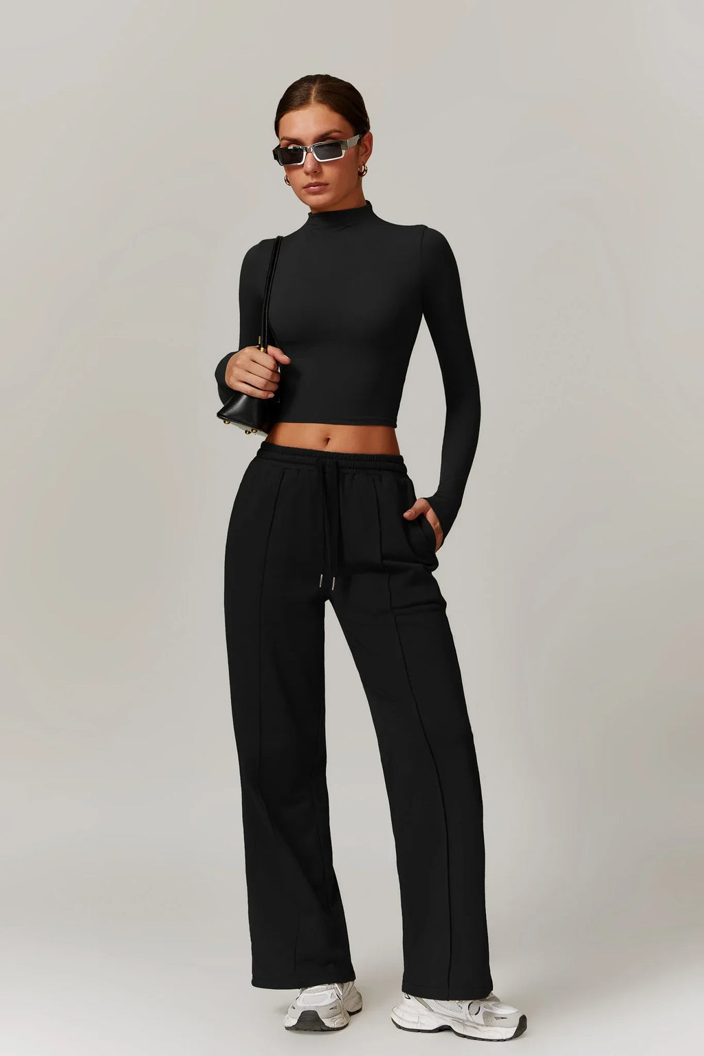 Rose Boğazlı Top – Siyah