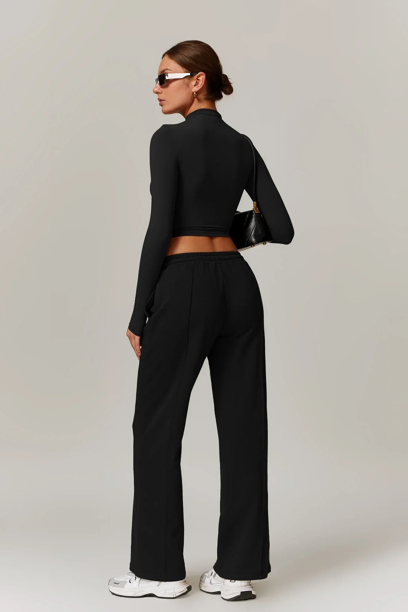 Rose Boğazlı Top – Siyah