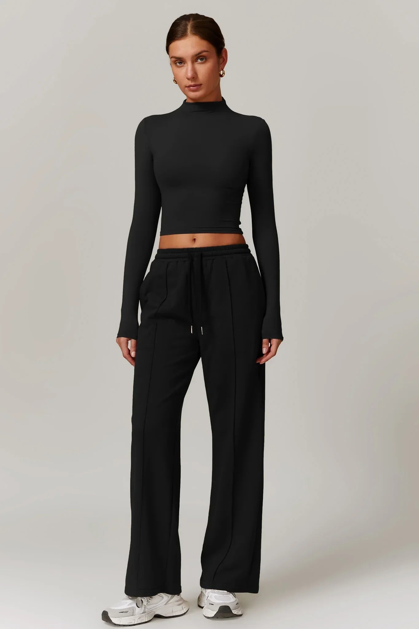 Rose Boğazlı Top – Siyah